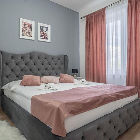 Dunajská StredaKarina Apartmanアパートメント エクステリア 写真