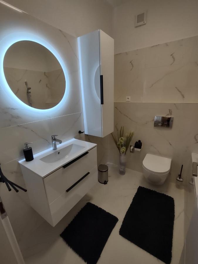 Dunajská StredaKarina Apartmanアパートメント エクステリア 写真