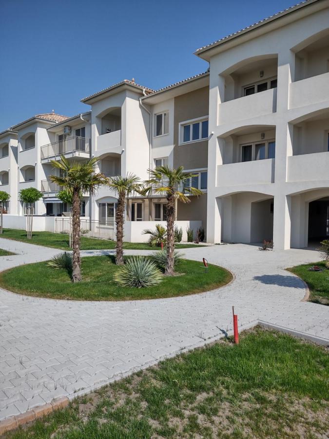 Dunajská StredaKarina Apartmanアパートメント エクステリア 写真