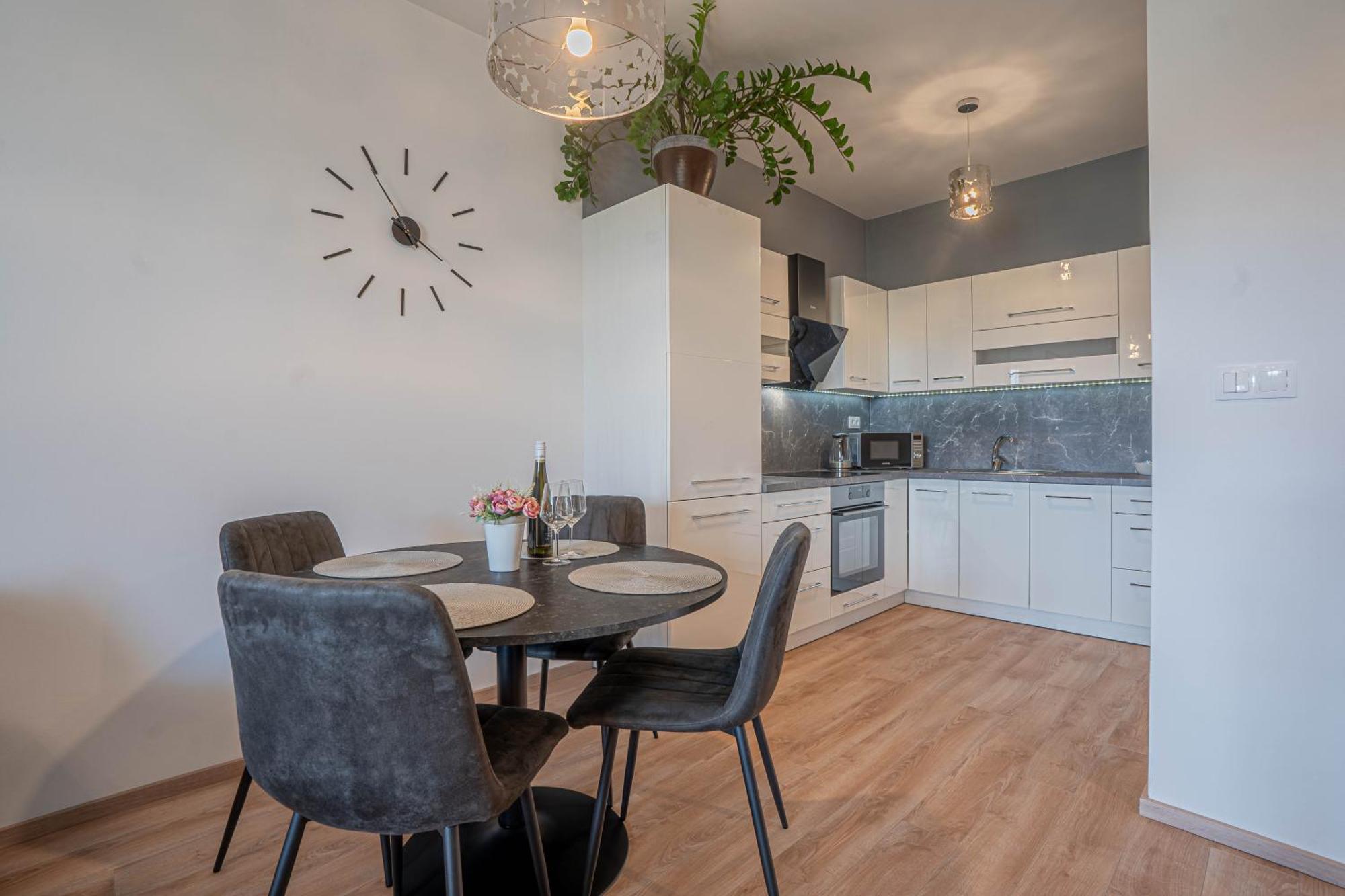 Dunajská StredaKarina Apartmanアパートメント エクステリア 写真