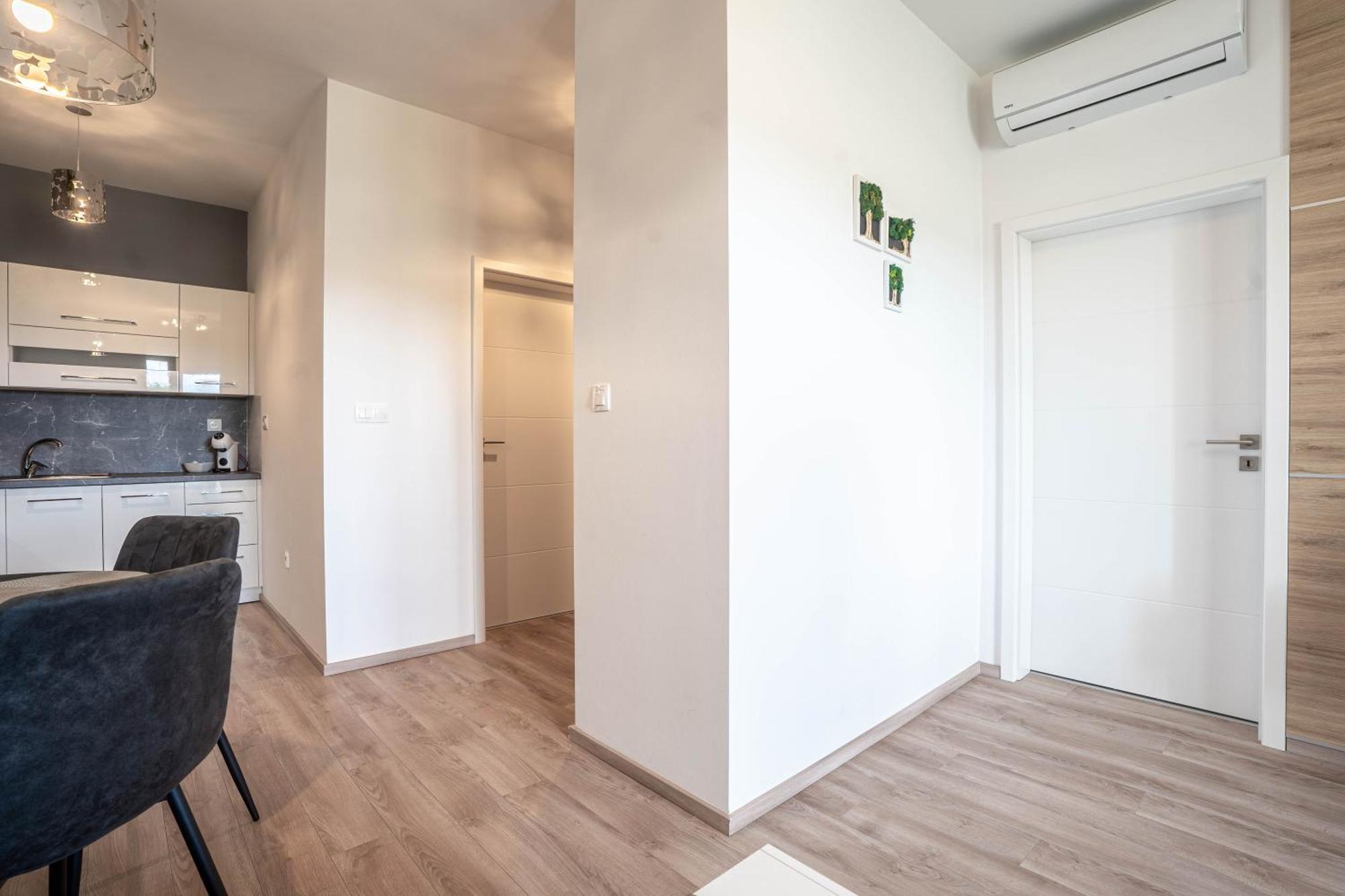 Dunajská StredaKarina Apartmanアパートメント エクステリア 写真